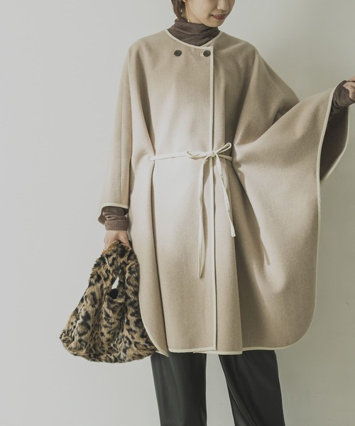 URBAN RESEARCH（アーバンリサーチ）の「パイピングポンチョコート（その他アウター・レディース・チャコールグレー/ベージュ系その他・FREE）」の2枚目の写真