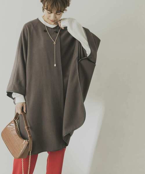 URBAN RESEARCH（アーバンリサーチ）の「パイピングポンチョコート（その他アウター・レディース・チャコールグレー/ベージュ系その他・FREE）」の17枚目の写真