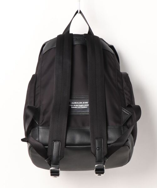 Calvin Klein Jeans（カルヴァンクラインジーンズ）の「CK ナイロンファブリック フラップデザインバックパック（バックパック/リュック・メンズ・ブラック・F）」の2枚目の写真