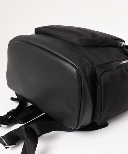 Calvin Klein Jeans（カルヴァンクラインジーンズ）の「CK ナイロンファブリック フラップデザインバックパック（バックパック/リュック・メンズ・ブラック・F）」の3枚目の写真