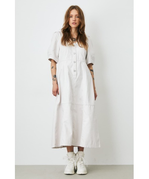 MOUSSY（マウジー）の「BIG COLLAR MIDI ドレス（ワンピース・レディース・オフホワイト/カーキ/ワンウォッシュ・1/2）」の4枚目の写真