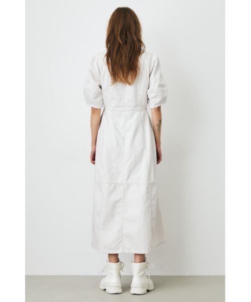 MOUSSY（マウジー）の「BIG COLLAR MIDI ドレス（ワンピース・レディース・オフホワイト/カーキ/ワンウォッシュ・1/2）」の6枚目の写真