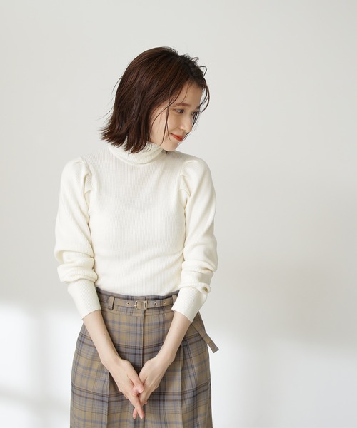 N.（N. Natural Beauty Basic）（エヌエヌナチュラルビューティーベーシック）の「◆ウールベーシックパワショルタートルネックニット（ニット/セーター・レディース・オフホワイト/ブラック/ライトグリーン/パープル系その他/レッド・MEDIUM）」の16枚目の写真