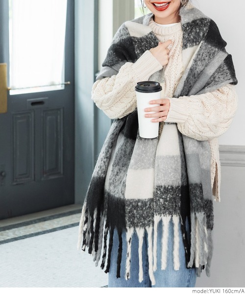 coca(coca)(コカ)の「ふわふわチェックストール(マフラー・レディース・ブラック系その他/オレンジ系その他・ONE SIZE)」の8枚目の写真
