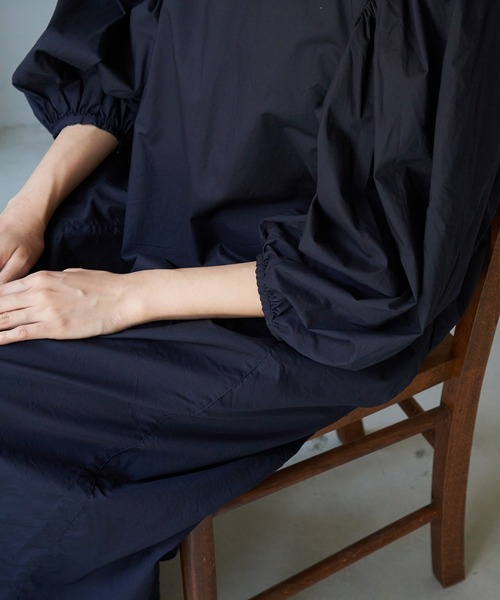 note et silence (ノートエシロンス)の「【 AMB100貨 】シルキータイプライター ギャザースリーブワンピース(ワンピース・レディース・カーキ/ブラック/その他1/その他2・FREE)」の9枚目の写真