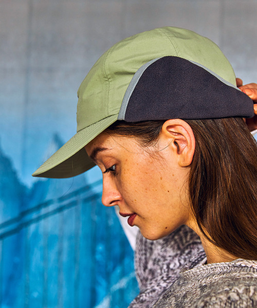 And A（アンドエー）の「AlexanderLeeChang アレキサンダーリーチャン / YOSHI47 EARMUFFS CAP 刺繍入り イヤーマフキャップ / AC052135（キャップ・メンズ・ブラック/オレンジ/グレー・ONE SIZE）」の2枚目の写真