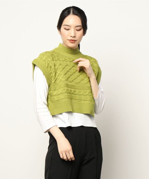 AULI（アウリィ）の「【低身長向けサイズ】ケーブルニットベスト（ベスト・レディース・ブラック/オフホワイト/イエロー×グリーン・XS）」の18枚目の写真