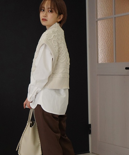 AULI（アウリィ）の「【低身長向けサイズ】ケーブルニットベスト（ベスト・レディース・ブラック/オフホワイト/イエロー×グリーン・XS）」の8枚目の写真