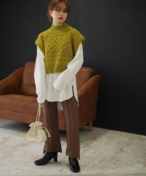 AULI（アウリィ）の「【低身長向けサイズ】ケーブルニットベスト（ベスト・レディース・ブラック/オフホワイト/イエロー×グリーン・XS）」の12枚目の写真