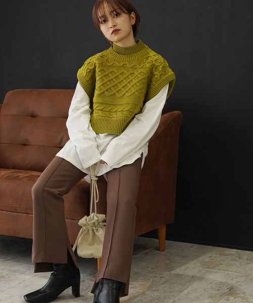 AULI（アウリィ）の「【低身長向けサイズ】ケーブルニットベスト（ベスト・レディース・ブラック/オフホワイト/イエロー×グリーン・XS）」の13枚目の写真
