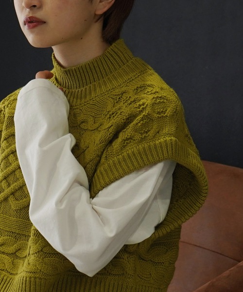 AULI（アウリィ）の「【低身長向けサイズ】ケーブルニットベスト（ベスト・レディース・ブラック/オフホワイト/イエロー×グリーン・XS）」の14枚目の写真