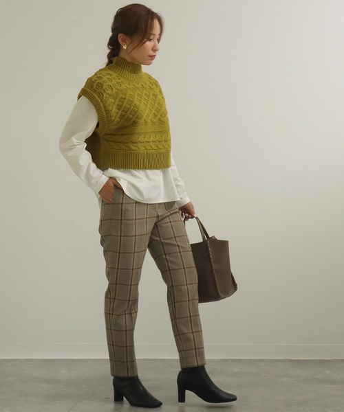 AULI（アウリィ）の「【低身長向けサイズ】ケーブルニットベスト（ベスト・レディース・ブラック/オフホワイト/イエロー×グリーン・XS）」の16枚目の写真