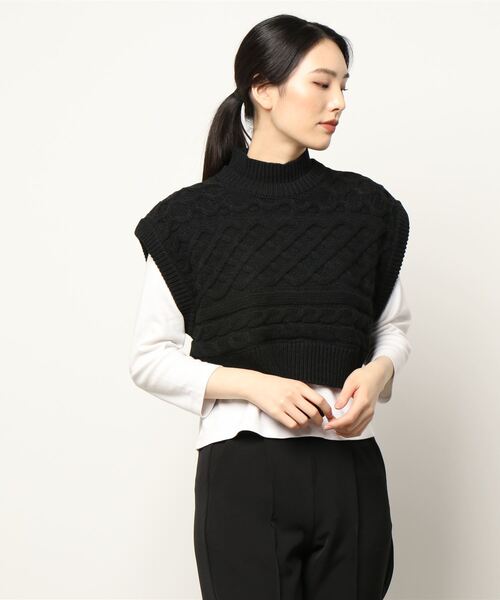 AULI（アウリィ）の「【低身長向けサイズ】ケーブルニットベスト（ベスト・レディース・ブラック/オフホワイト/イエロー×グリーン・XS）」の19枚目の写真