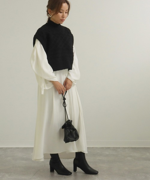 AULI（アウリィ）の「【低身長向けサイズ】ケーブルニットベスト（ベスト・レディース・ブラック/オフホワイト/イエロー×グリーン・XS）」の21枚目の写真