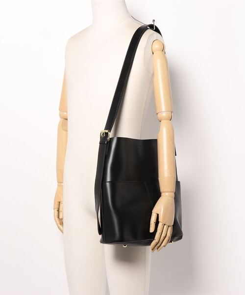 外ポケット付きフェイクレザートートバッグ（ポーチ付き）