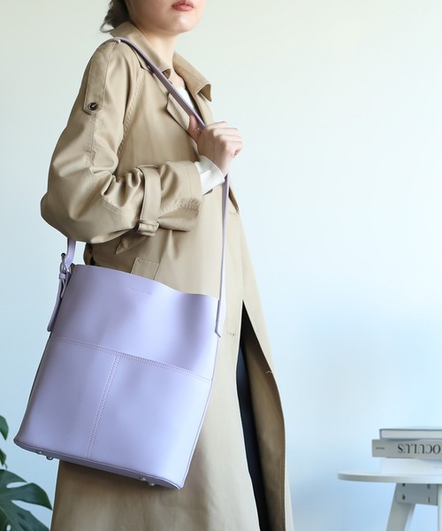 aimoha（アイモハ）の「外ポケット付きフェイクレザートートバッグ　ポーチ付き (LV)（トートバッグ・レディース・ブラック/チョコ/ブラウン/ベージュ/ブラウン系その他3/ベージュ系その他/ブラック系その他/ブラウン系その他/ダークブラウン/ベージュ系その他2/ブラウン系その他2/ブラック系その他2/スカイブルー/グレー/ダークグリーン/ライトパープル・FREE/SMALL/LARGE）」の16枚目の写真