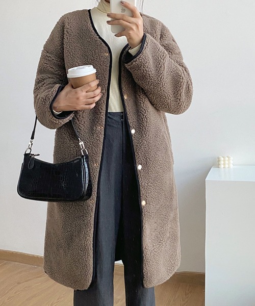 meJane(ミージェーン)の「パイピングノーカラーボアコート【ZOZOTOWN限定】(その他アウター・レディース・ホワイト×ブラック/ブラック系その他/カーキ系・FREE)」の3枚目の写真