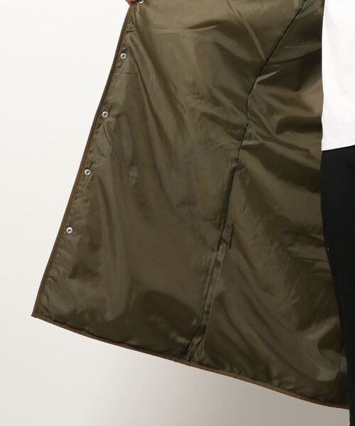 Arnold Palmer（アーノルドパーマー）の「キルティングロングコート（ノーカラーコート・レディース・ネイビー/カーキ・M/L）」の13枚目の写真