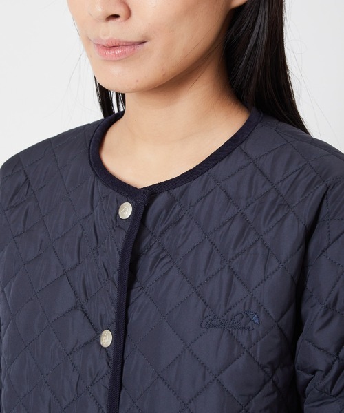 Arnold Palmer（アーノルドパーマー）の「キルティングロングコート（ノーカラーコート・レディース・ネイビー/カーキ・M/L）」の4枚目の写真