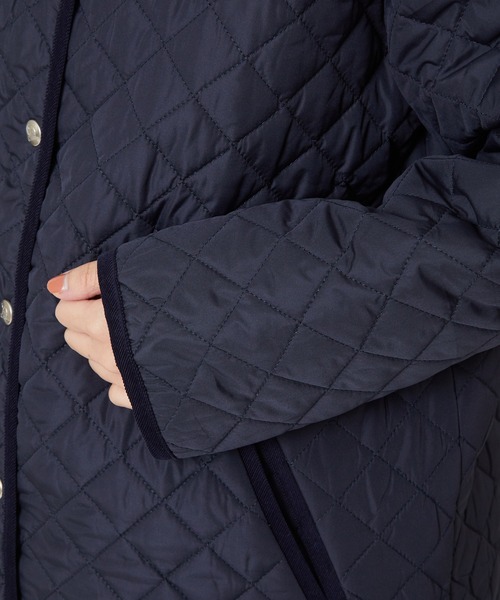 Arnold Palmer（アーノルドパーマー）の「キルティングロングコート（ノーカラーコート・レディース・ネイビー/カーキ・M/L）」の7枚目の写真