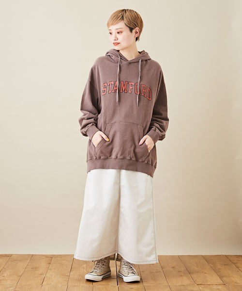 CUBE SUGAR(キューブシュガー)の「空紡糸ミニ裏毛ピグメント染プルオーバーロゴパーカー(パーカー・レディース・イエロー/ブルー/モカ/ラベンダー・M)」の7枚目の写真