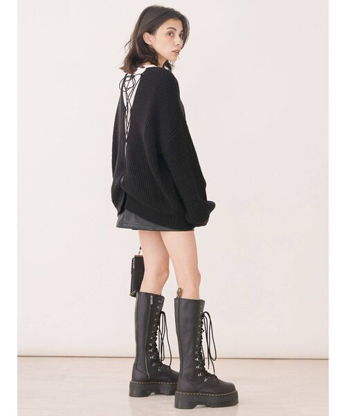 EVRIS（エヴリス）の「バックレースアップルーズニットトップス（ニット/セーター・レディース・ベージュ/ブラック/ブルー・FREE）」の19枚目の写真