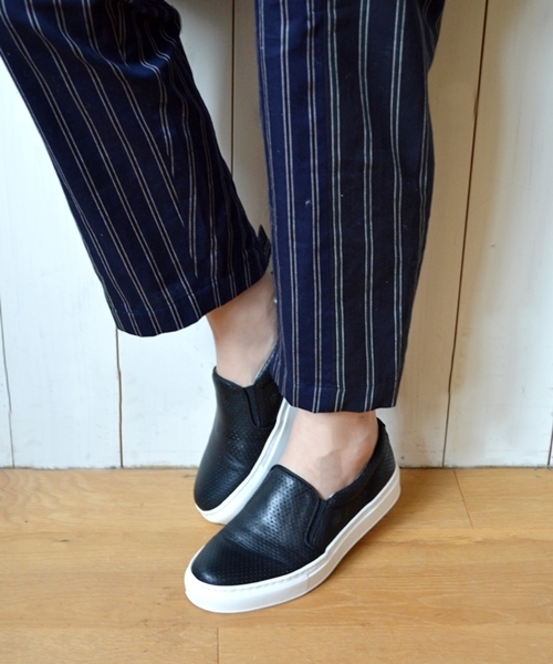 SHIPS for women（シップスフォーウィメン）の「★★nacer de pie:パンチングレザースリッポン◇（スニーカー・レディース・ホワイト/ブラック・35/38/36/37）」の9枚目の写真