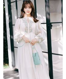 【MERCURYDUO×新希咲乃】楊柳刺繍ワンピース