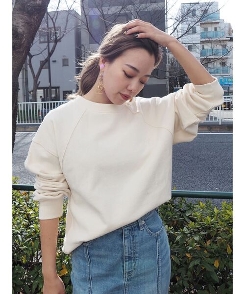 EVRIS（エヴリス）の「SUNNYラグランスウェットプルオーバー【セットアップ着用可能】（スウェット・レディース・グリーン/ブラック/アイボリー・FREE）」の4枚目の写真