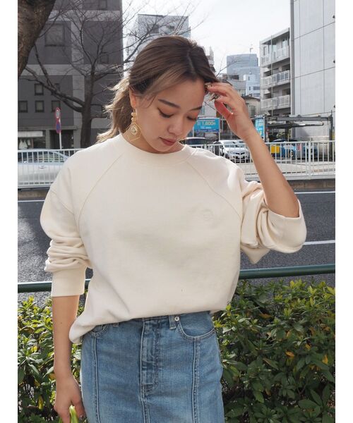 EVRIS（エヴリス）の「SUNNYラグランスウェットプルオーバー【セットアップ着用可能】（スウェット・レディース・グリーン/ブラック/アイボリー・FREE）」の5枚目の写真