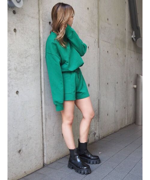 EVRIS（エヴリス）の「SUNNYラグランスウェットプルオーバー【セットアップ着用可能】（スウェット・レディース・グリーン/ブラック/アイボリー・FREE）」の17枚目の写真