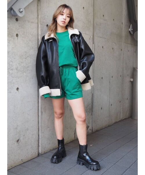 EVRIS（エヴリス）の「SUNNYラグランスウェットプルオーバー【セットアップ着用可能】（スウェット・レディース・グリーン/ブラック/アイボリー・FREE）」の21枚目の写真