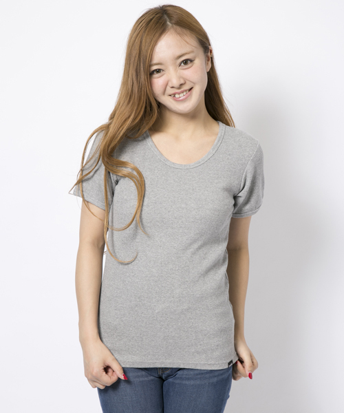 X-girl（エックスガール）の「【mini5月号掲載】BASIC SLIM S/S TOP（Tシャツ/カットソー・レディース・ホワイト/ブラック/アッシュ/グリーン/ネイビー・MEDIUM/SMALL）」の4枚目の写真