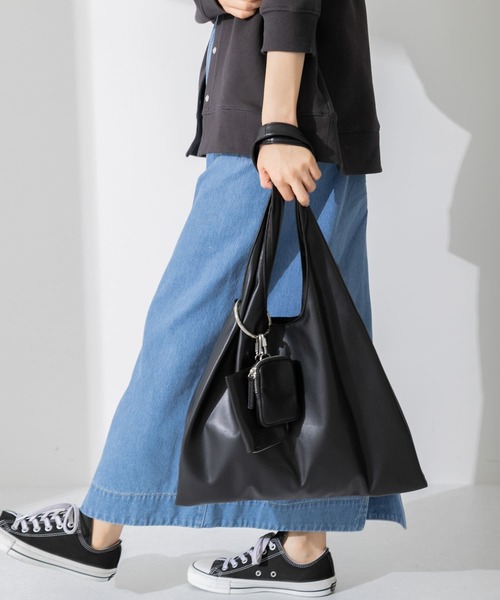 URBAN RESEARCH Sonny Label（アーバンリサーチサニーレーベル）の「ミニウォレット付きトライアングルバッグ（ショルダーバッグ・レディース・ブラック/オフホワイト/ブルー・ONE）」の6枚目の写真