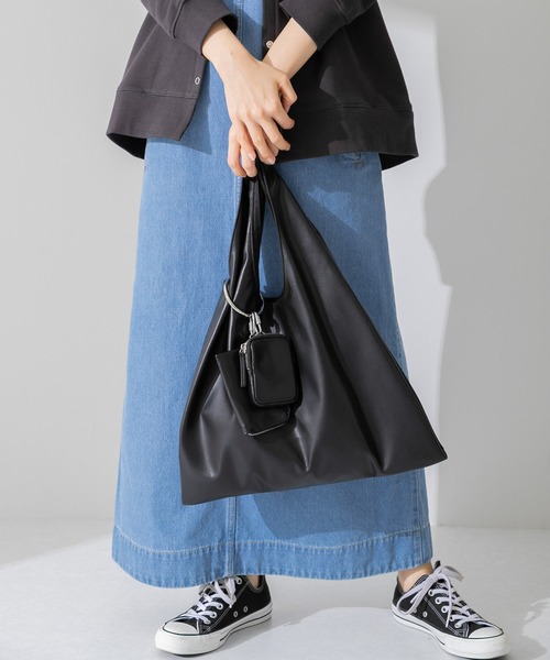 URBAN RESEARCH Sonny Label（アーバンリサーチサニーレーベル）の「ミニウォレット付きトライアングルバッグ（ショルダーバッグ・レディース・ブラック/オフホワイト/ブルー・ONE）」の3枚目の写真