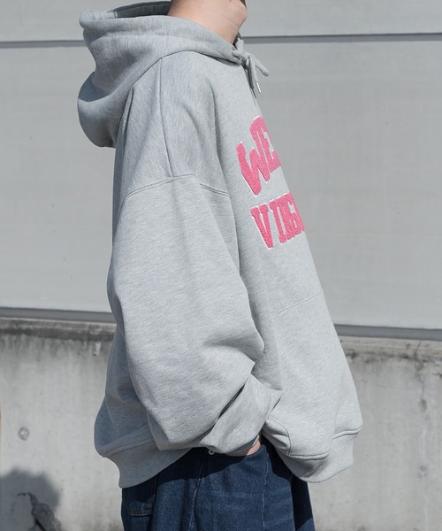 kutir(クティール)の「サガラ刺繍カレッジロゴパーカー(パーカー・メンズ・ライトグレー/イエロー/グリーン/ラベンダー・MEDIUM/LARGE)」の9枚目の写真