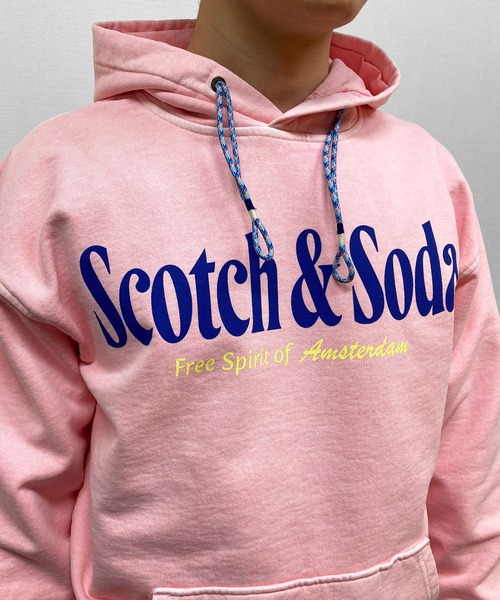 SCOTCH&SODA(スコッチアンドソーダ)の「プリント フーディ【166535】(パーカー・メンズ・ピンク/グリーン/イエロー/ホワイト・LARGE/SMALL/MEDIUM)」の22枚目の写真