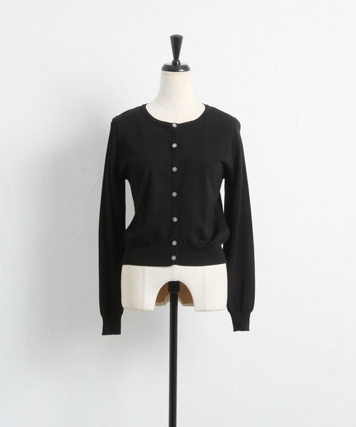 tocco closet（トッコ　クローゼット）の「フラワーモチーフ釦ＵＶ加工クルーネックカーディガン（カーディガン/ボレロ・レディース・ブラック/オフホワイト・M）」の13枚目の写真