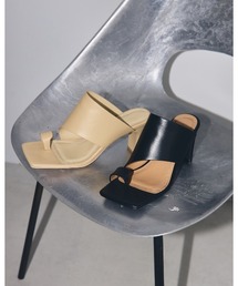 TODAYFUL（トゥデイフル）の「スクエアトゥーレザーサンダル