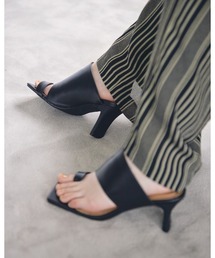 TODAYFUL（トゥデイフル）の「スクエアトゥーレザーサンダル（サンダル