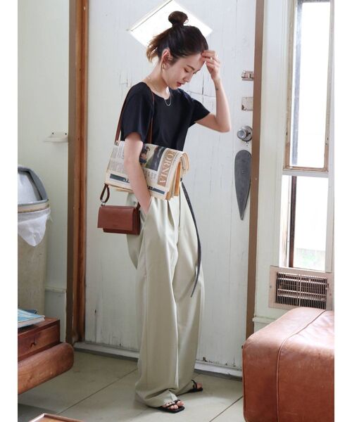 Ungrid(アングリッド)の「バックオープンTee(Tシャツ/カットソー・レディース・ブラック/オフホワイト/ピンク/オレンジ・FREE)」の9枚目の写真