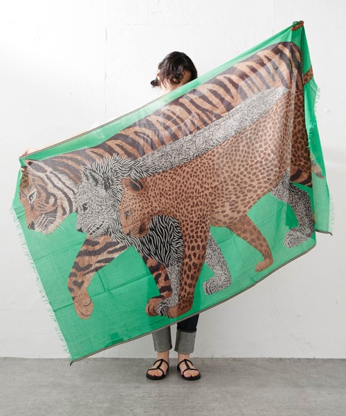 ear PAPILLONNER（イアパピヨネ）の「【INOUI Editions（イヌイエディションズ）】アニマルトリオ柄ストール（ストール/ショール・レディース・ホワイト/サックスブルー/グリーン・FREE）」の3枚目の写真