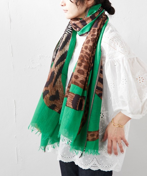 ear PAPILLONNER（イアパピヨネ）の「【INOUI Editions（イヌイエディションズ）】アニマルトリオ柄ストール（ストール/ショール・レディース・ホワイト/サックスブルー/グリーン・FREE）」の19枚目の写真