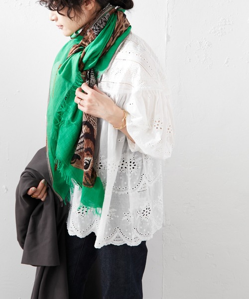 ear PAPILLONNER（イアパピヨネ）の「【INOUI Editions（イヌイエディションズ）】アニマルトリオ柄ストール（ストール/ショール・レディース・ホワイト/サックスブルー/グリーン・FREE）」の20枚目の写真