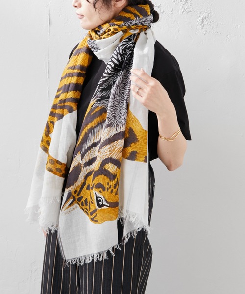 ear PAPILLONNER（イアパピヨネ）の「【INOUI Editions（イヌイエディションズ）】アニマルトリオ柄ストール（ストール/ショール・レディース・ホワイト/サックスブルー/グリーン・FREE）」の9枚目の写真