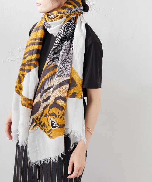 ear PAPILLONNER（イアパピヨネ）の「【INOUI Editions（イヌイエディションズ）】アニマルトリオ柄ストール（ストール/ショール・レディース・ホワイト/サックスブルー/グリーン・FREE）」の10枚目の写真