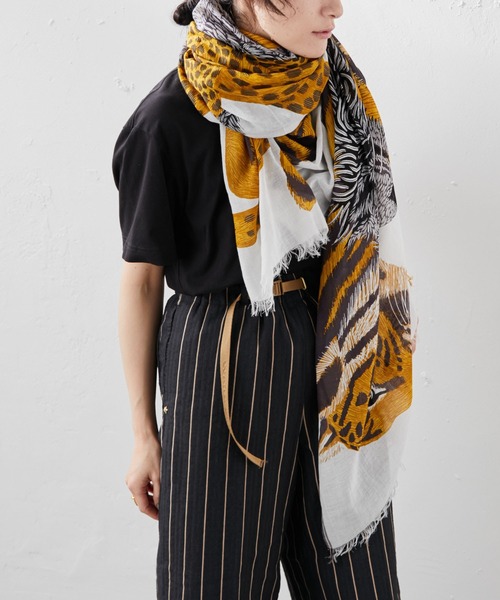 ear PAPILLONNER（イアパピヨネ）の「【INOUI Editions（イヌイエディションズ）】アニマルトリオ柄ストール（ストール/ショール・レディース・ホワイト/サックスブルー/グリーン・FREE）」の11枚目の写真