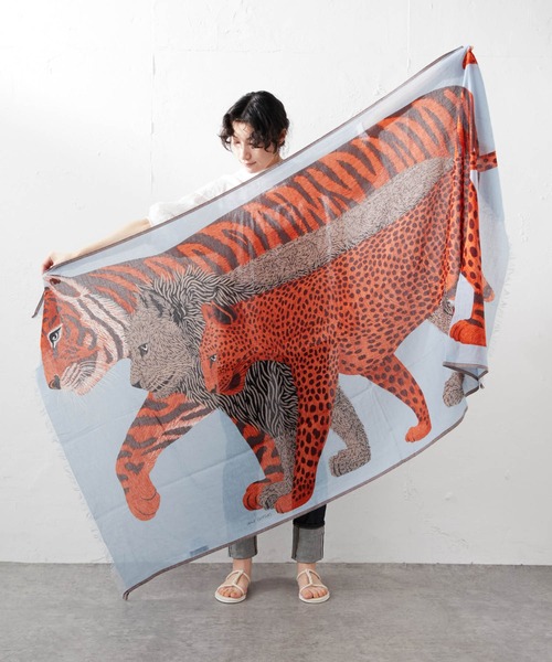 ear PAPILLONNER（イアパピヨネ）の「【INOUI Editions（イヌイエディションズ）】アニマルトリオ柄ストール（ストール/ショール・レディース・ホワイト/サックスブルー/グリーン・FREE）」の14枚目の写真