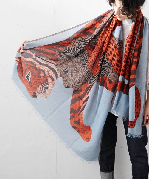 ear PAPILLONNER（イアパピヨネ）の「【INOUI Editions（イヌイエディションズ）】アニマルトリオ柄ストール（ストール/ショール・レディース・ホワイト/サックスブルー/グリーン・FREE）」の15枚目の写真