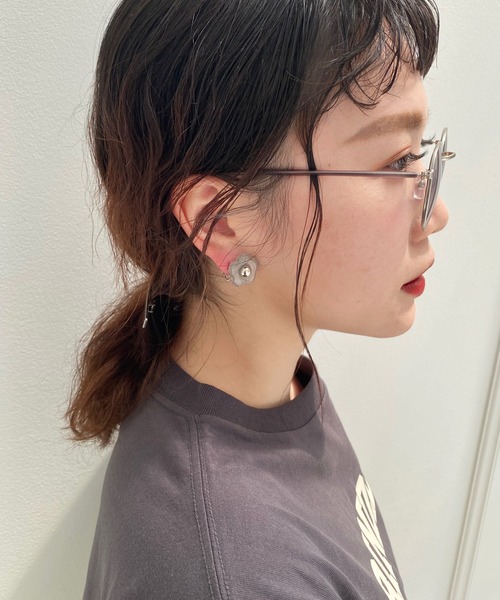 Me%（ミィパーセント）の「ミルキーフラワーイヤリング（イヤリング・レディース・イエロー/グレー・FREE）」の11枚目の写真